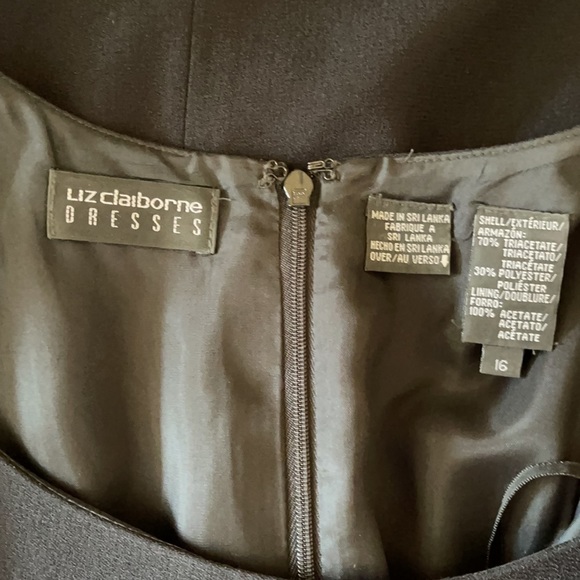 Short black dress. Simple and understated. - Picture 5 of 5